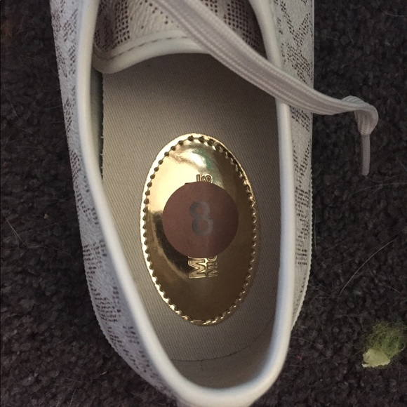 Michael Kors sneakers NWT Size 8 - Picture 4 of 4
